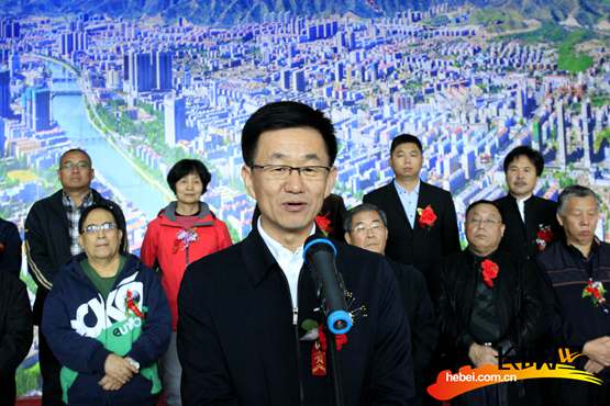张家口市长马宇骏宣布展览开幕。长城网 张世豪 摄