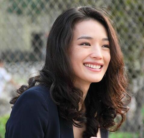 黄金剩女并不幸福,舒淇婚后自拍脸色憔悴两眼