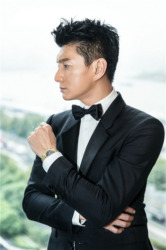 吴奇隆出席高端腕表活动 低调雅致一展熟男气质