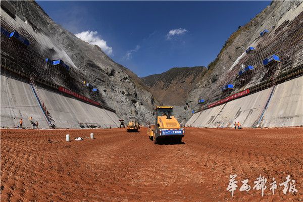 瀑布沟水电站砾石土心墙大坝砾石土料生产监理