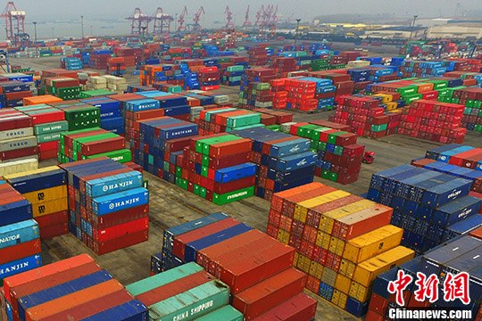 前10月中国进出口总值19.56万亿元 贸易顺差缩