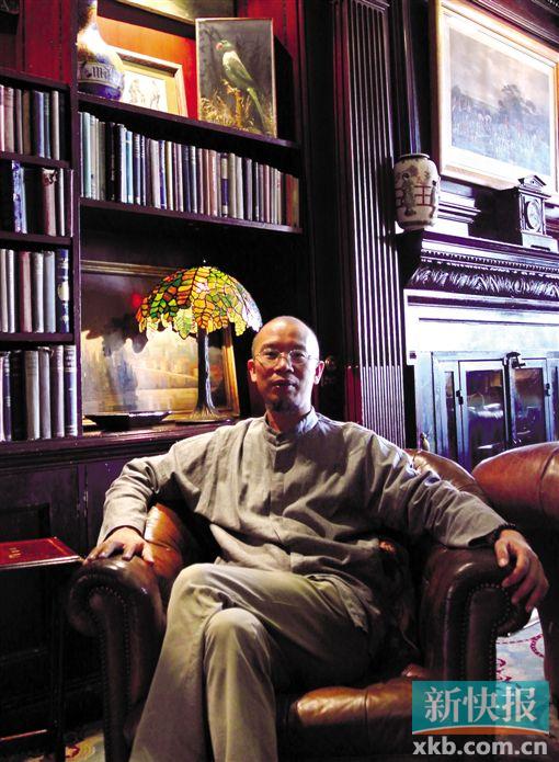 刘思东    现为中国美术家协会会员,广东省美术家协会理事,广州市美术家协会副主席兼山水画艺委会主任,广东省青年美术家协会副主席。