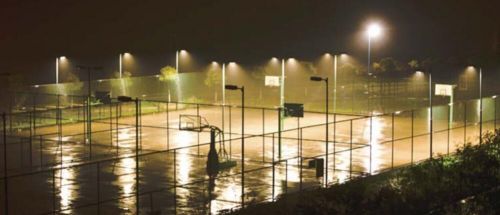 阿富汗体育场遭袭_人均体育场面积(2)