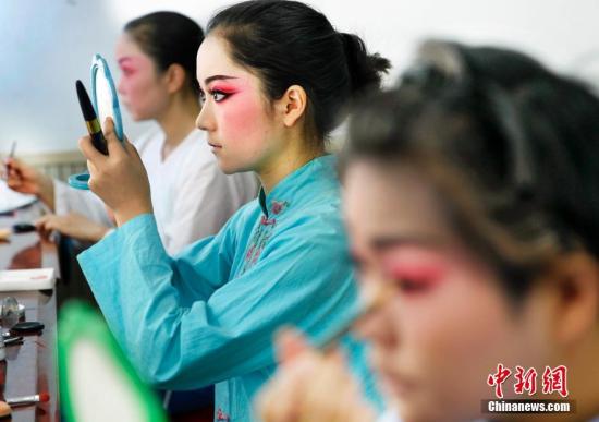 传统京剧网上欲众筹60万 参演者直言欲为国粹