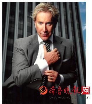 WDC世界舞蹈理事会主席Donnie Burns先生