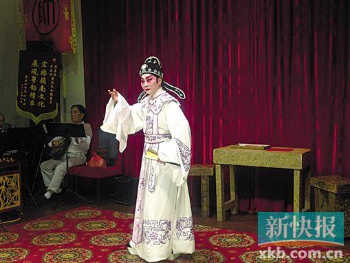 ■大同酒家停业后,越秀区诗书街的同乐酒家成为广州城中极少数可以看粤剧折子戏的茶楼之一。　新快报记者　方阳麟/摄