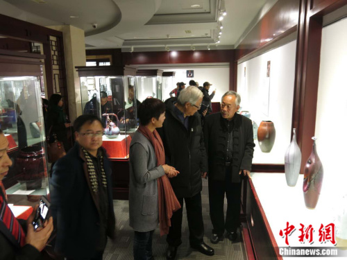 展览现场。北京国中陶瓷艺术馆供图