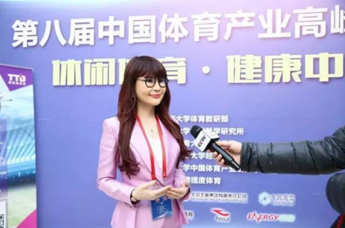 腾提度体育总裁苏玲接受央视采访。承办方供图
