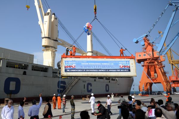 资料图片：2016年5月11日，瓜德尔港集装箱货物运输启动仪式在巴基斯坦瓜达尔港码头举行。新华社记者黄宗治摄