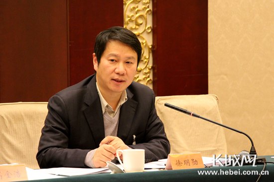 [情义哥跑两会]政协委员分组讨论政协工作报告