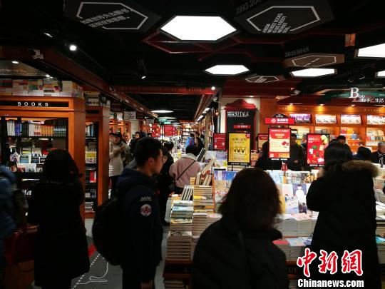 知名实体书店西西弗北京首家店开业 年内全国将超百家