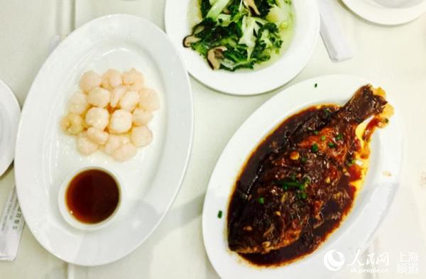 苗师傅根据香港旅客的口味喜好研究的菜品（刘磊 摄）