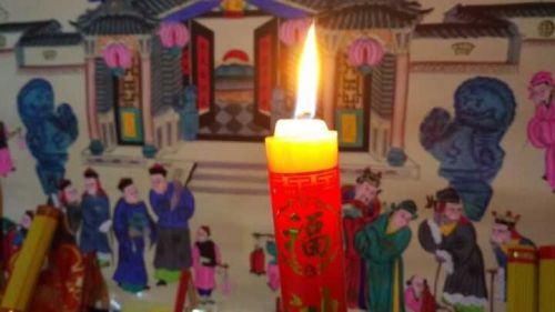 即墨农家过年民俗：大年夜供桌，供奉历代祖先回家过年  齐鲁晚报 记者 周青先 摄