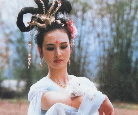 86版《西游记》中的女演员头饰盘点,很多精致的头饰现在都不多见了