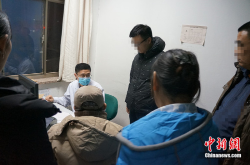 【网络媒体走转改】急诊医生的春节:连续工作十几小时