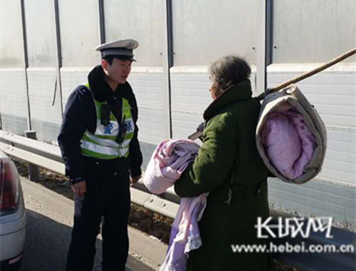[春节我当班]河北高速交警涿州大队民警执法有