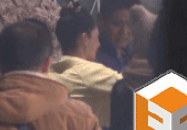 炒作还是真爱?冯绍峰郭碧婷同在北京不相见,这