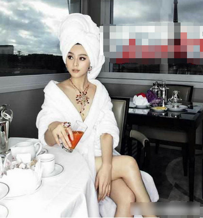 明星穿浴袍销魂 范冰冰惊艳郑爽好似女鬼