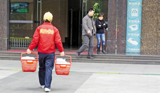 粗心食客填错地址把外卖让给送餐员吃 对方坚