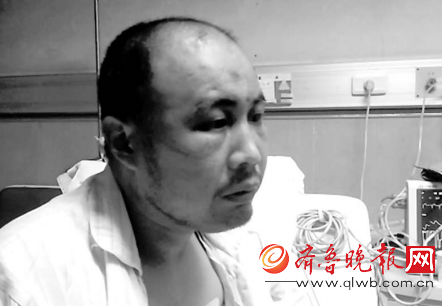 在医院的病房里, 正在接受治疗的李春兵脸色憔悴。