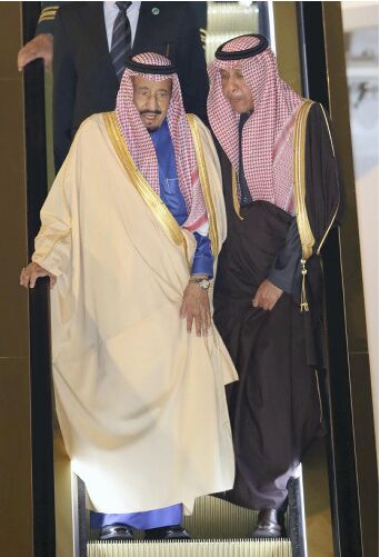 沙特阿拉伯国王萨勒曼抵达日本羽田机场