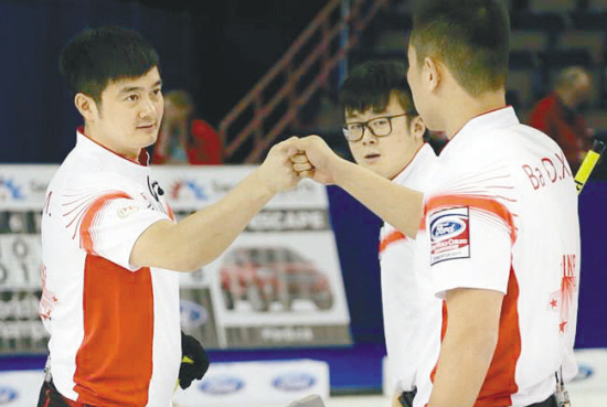 男子冰壶世锦赛中国队收获三连胜