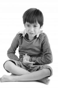 孩子腹痛该怎么办 揉肚子&热敷&吃止疼药?N