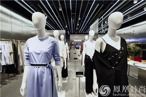 女装设计师品牌Siastella北京朝阳大悦城店荣耀