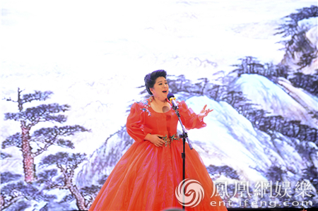 侗族歌唱家肖玫音乐会在京举办 歌唱家关牧村助阵