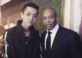 吴亦凡同框说唱歌星Dr.Dre 网友：要有什么合作吗？