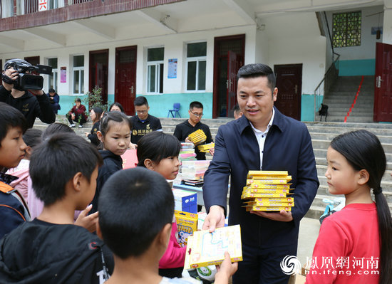 女童守护者河南公益行走进汝阳 用爱心点亮希望