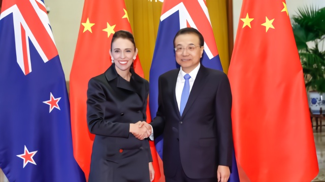 新西兰总理旋风式访华10小时 积极修补两国关系！