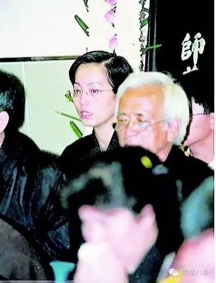 她是石榴姐,和僵尸道长生死相恋,婚后虐打富豪