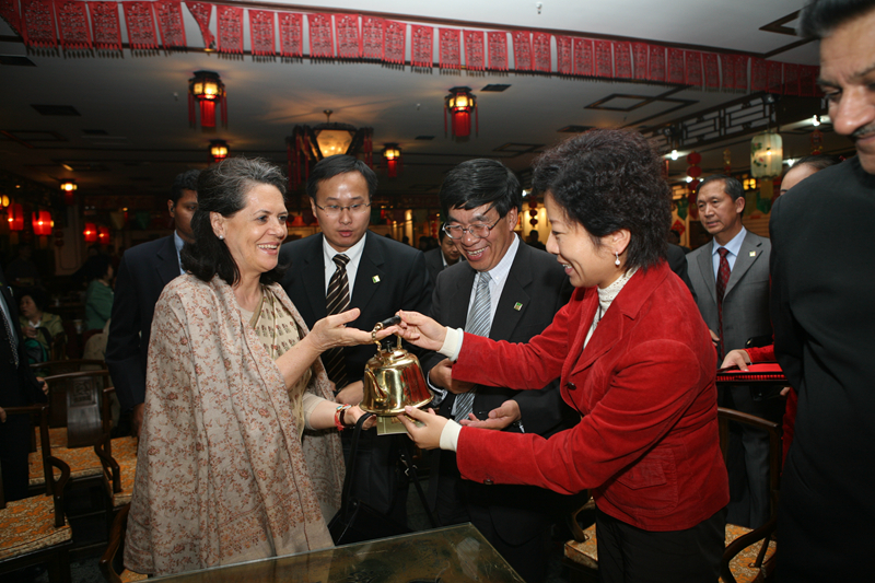 2007年10月26日印度国大党主席索妮亚·甘地女士做客老舍茶馆