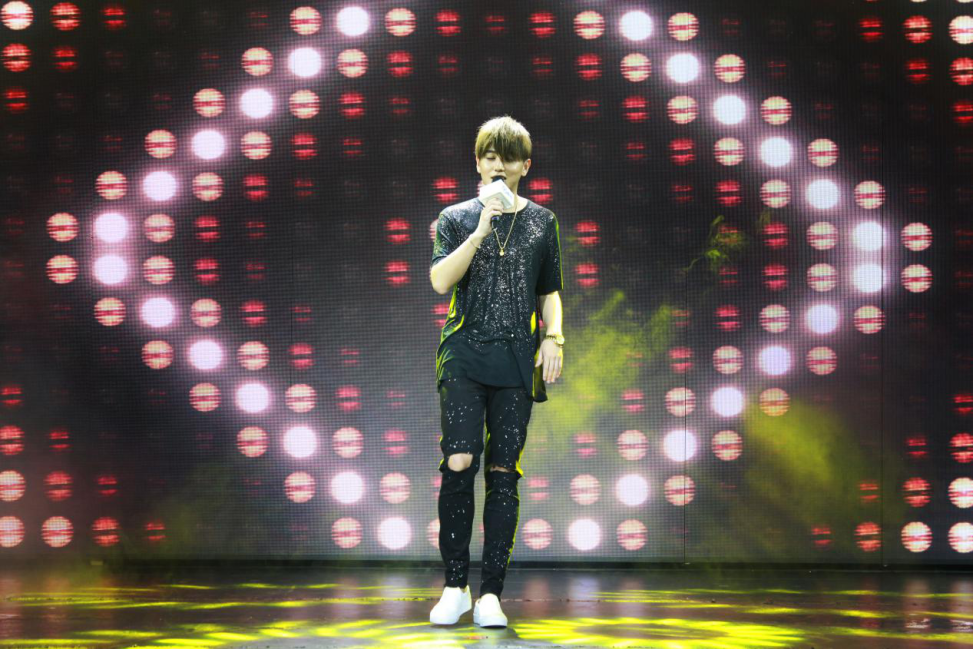 赵泳鑫携首专《GET OUT》做客酷狗星乐坊 展