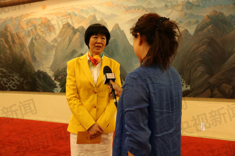 习近平会见奥运代表团 郎平林丹傅园慧等亮相(图)