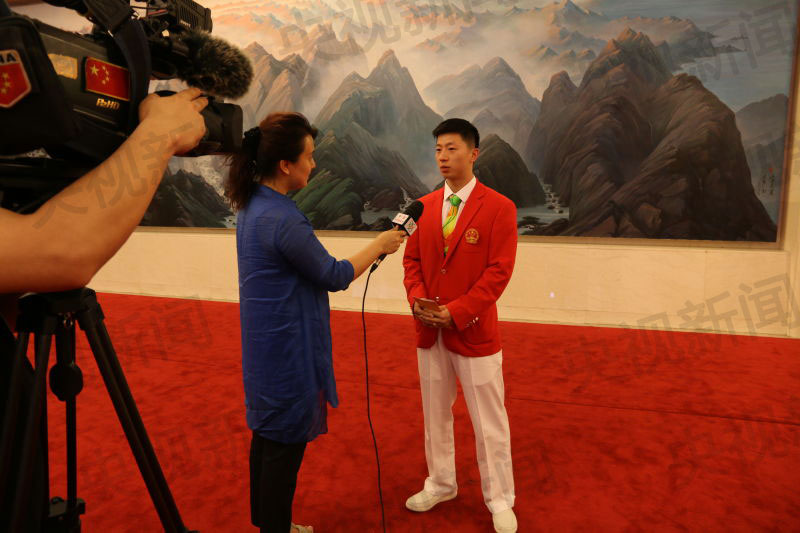 习近平会见奥运代表团 郎平林丹傅园慧等亮相(图)