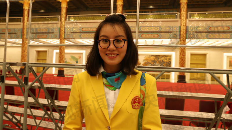 习近平会见奥运代表团 郎平林丹傅园慧等亮相(图)