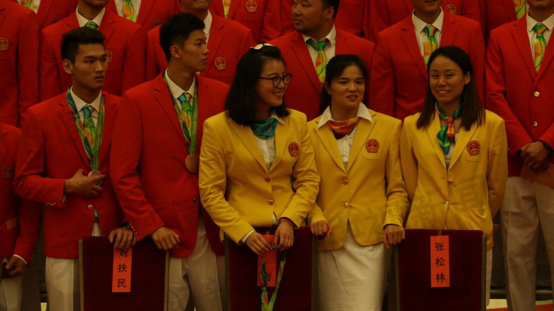 习近平会见奥运代表团 郎平林丹傅园慧等亮相(图)