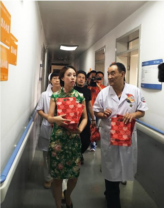 青年歌唱家卢艺文相约中秋念乡愁公益新歌发