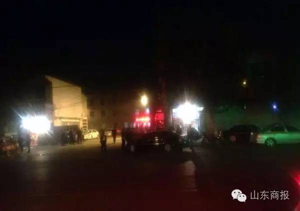 枣庄一辆半挂车和机动三轮车相撞 致11人死亡
