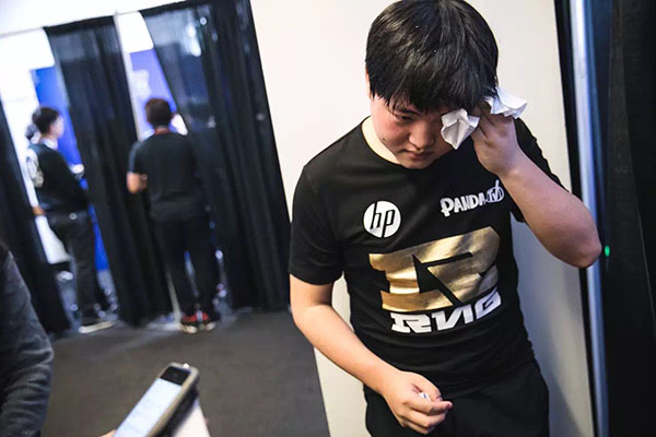 梦想之路继续前行!战神Uzi目标S系列200杀_|U