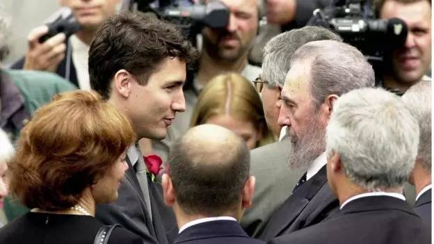 加拿大总理赞美卡斯特罗，被西方舆论骂惨了