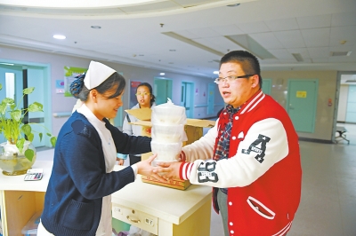 暖心！新乡男子出院后每天给医护人员送免费晚餐