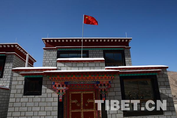 「冬行西藏」易地搬迁精准识别17户贫困户将在新房里过大年