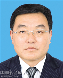 秘书长,水城县县委书记,贵州水城经济开发区党工委书记; 2014年11月起