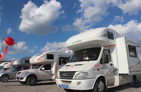 歌伦贝尔开着房车环行大中国,许巍等歌星倾情