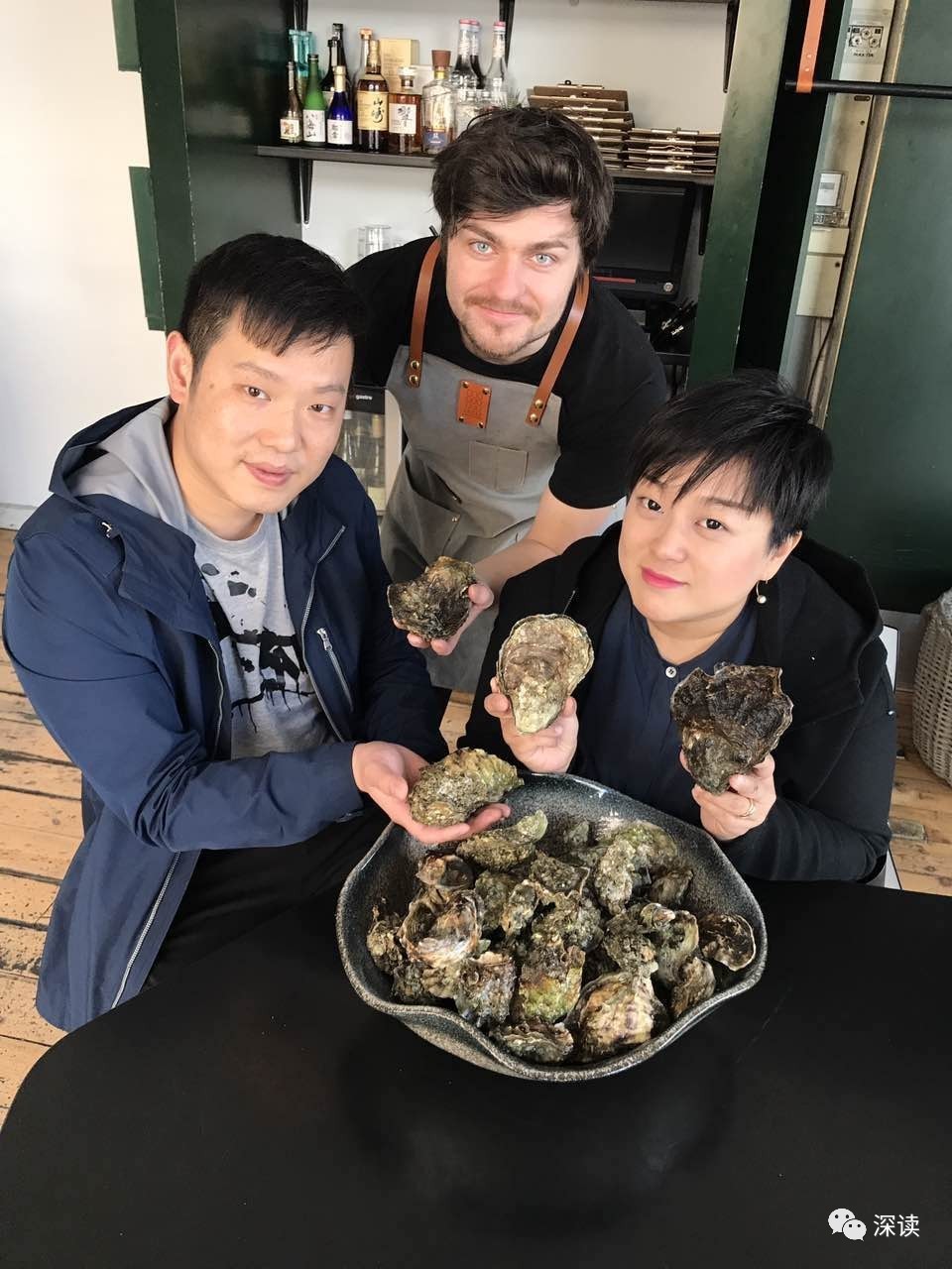 又有华人去挖丹麦生蚝：吃下去有大海的味道