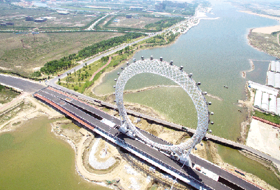 潍坊:无轴式摩天轮建好了