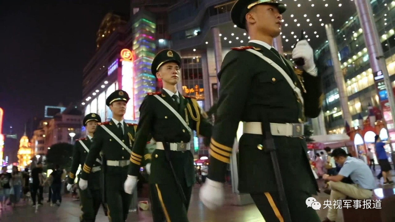 上海南京路，武警这样守护你